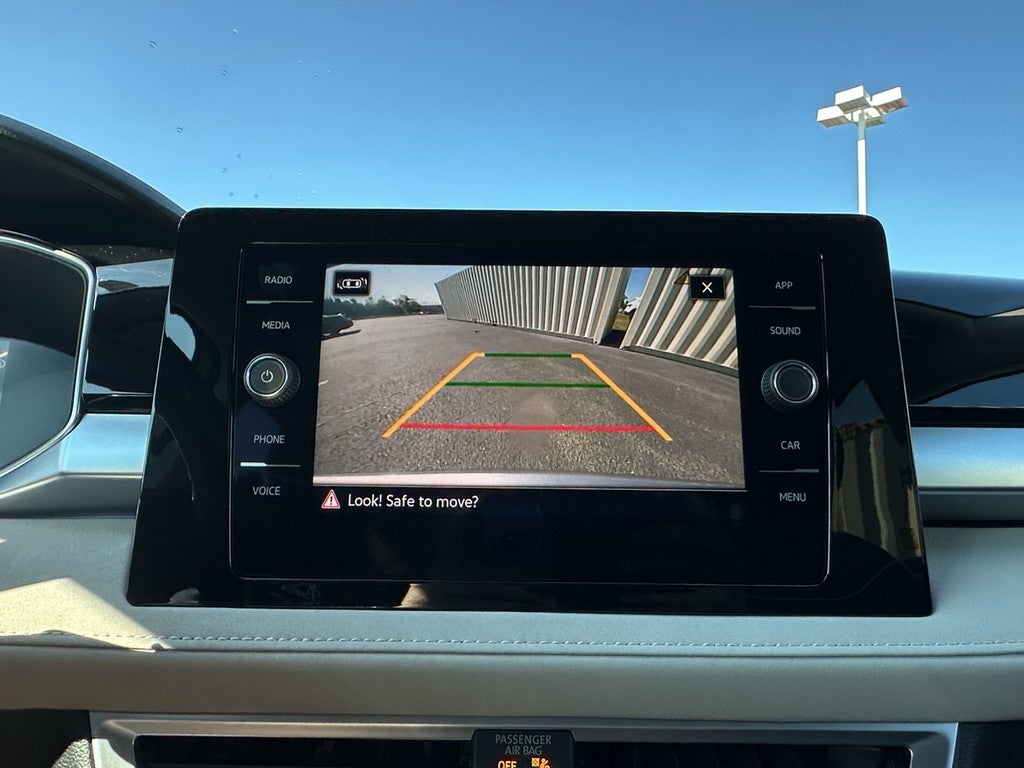 2025 Volkswagen Taos SE 4MOTION