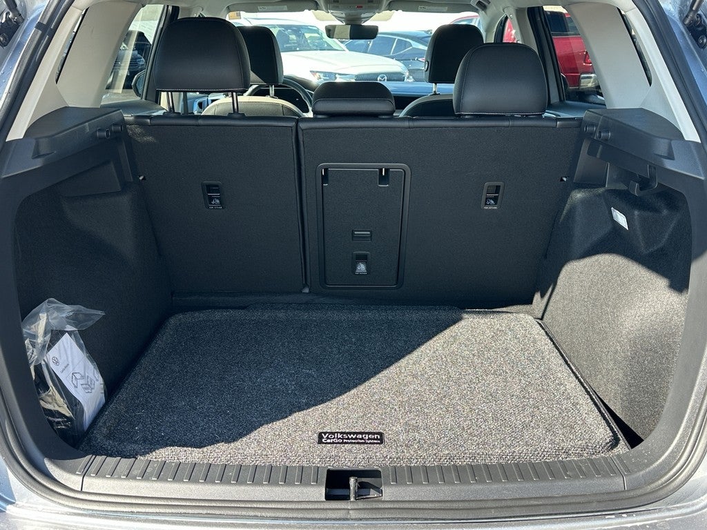 2025 Volkswagen Taos SE 4MOTION