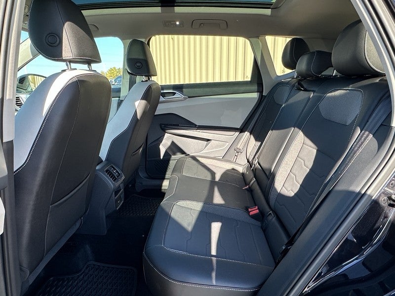 2025 Volkswagen Taos SE 4MOTION