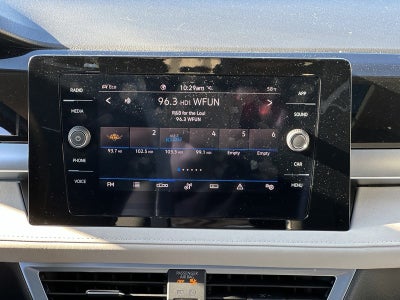 2025 Volkswagen Taos SE 4MOTION