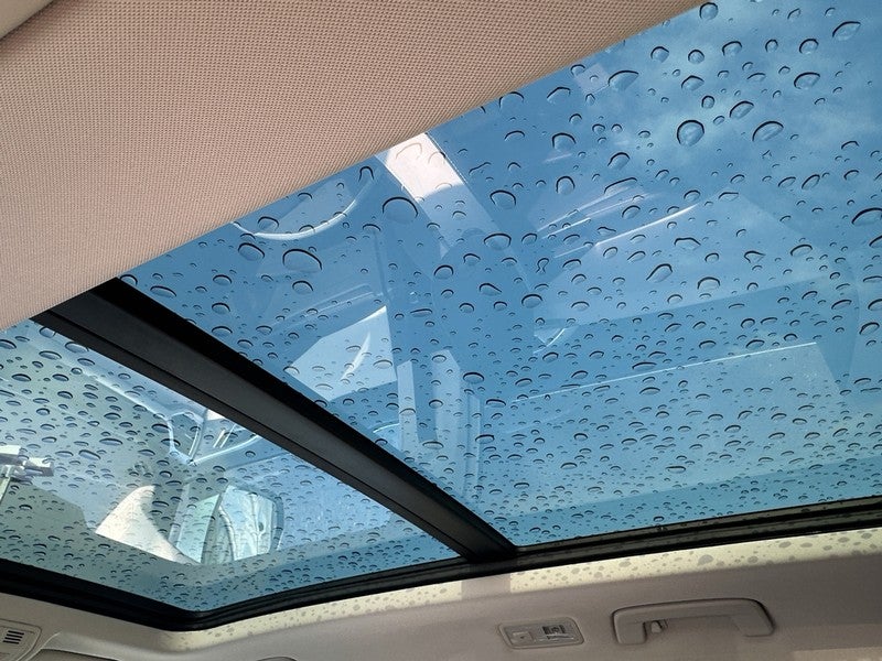 2025 Volkswagen Taos SE 4MOTION