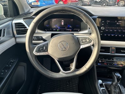 2025 Volkswagen Taos SE 4MOTION