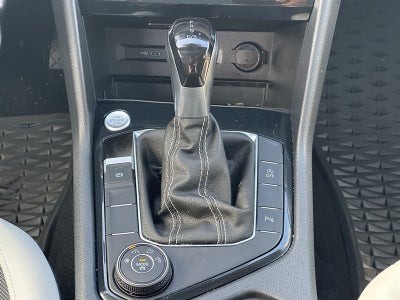 2025 Volkswagen Taos SE 4MOTION