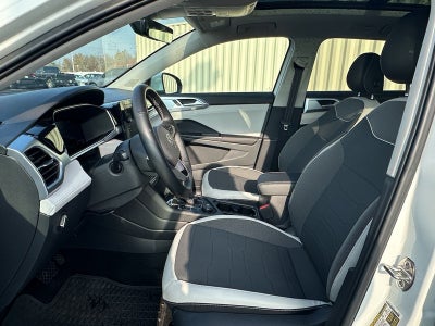 2025 Volkswagen Taos SE 4MOTION