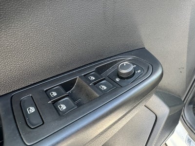 2025 Volkswagen Taos SE 4MOTION