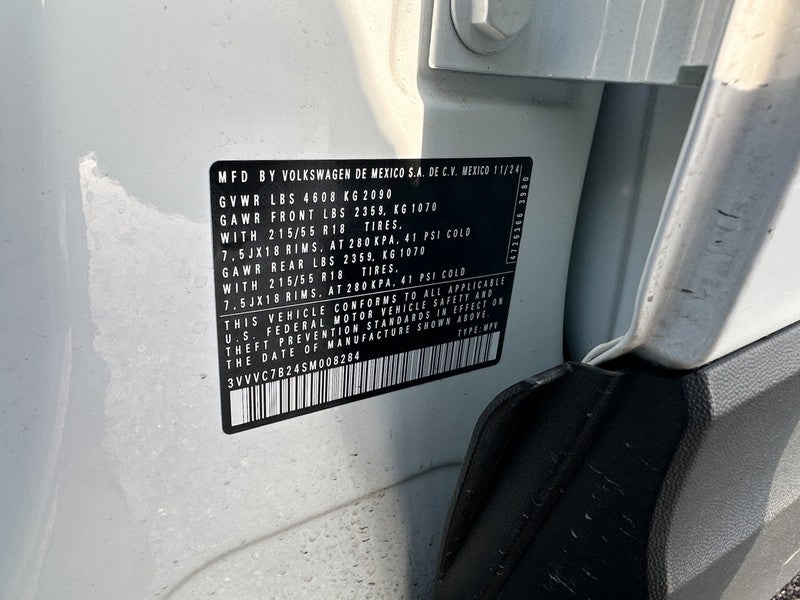 2025 Volkswagen Taos SE 4MOTION