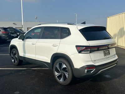 2025 Volkswagen Taos SE 4MOTION