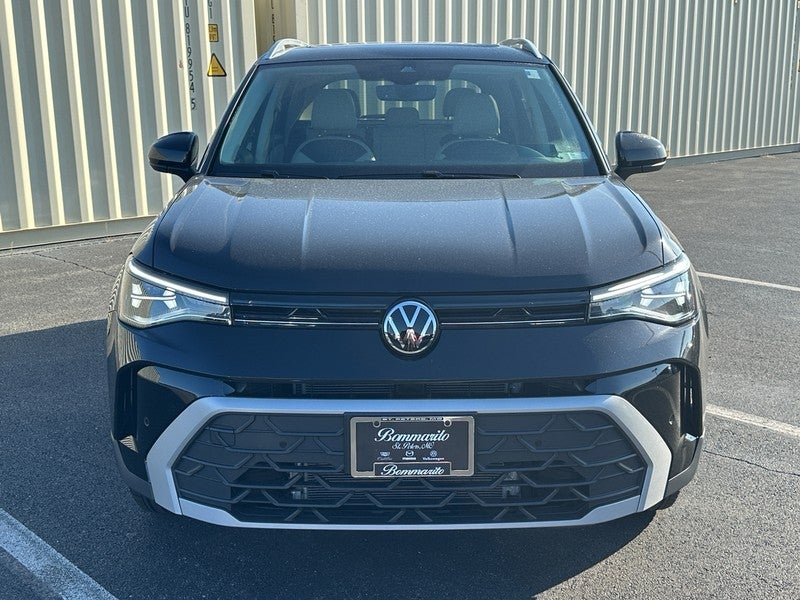 2025 Volkswagen Taos SE 4MOTION