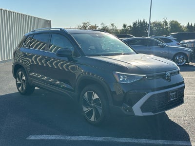 2025 Volkswagen Taos SE 4MOTION