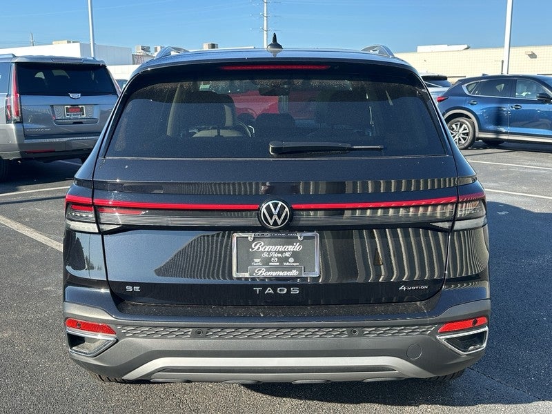 2025 Volkswagen Taos SE 4MOTION