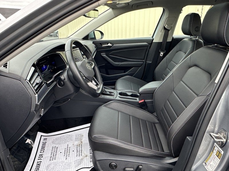 2023 Volkswagen Jetta SE Auto