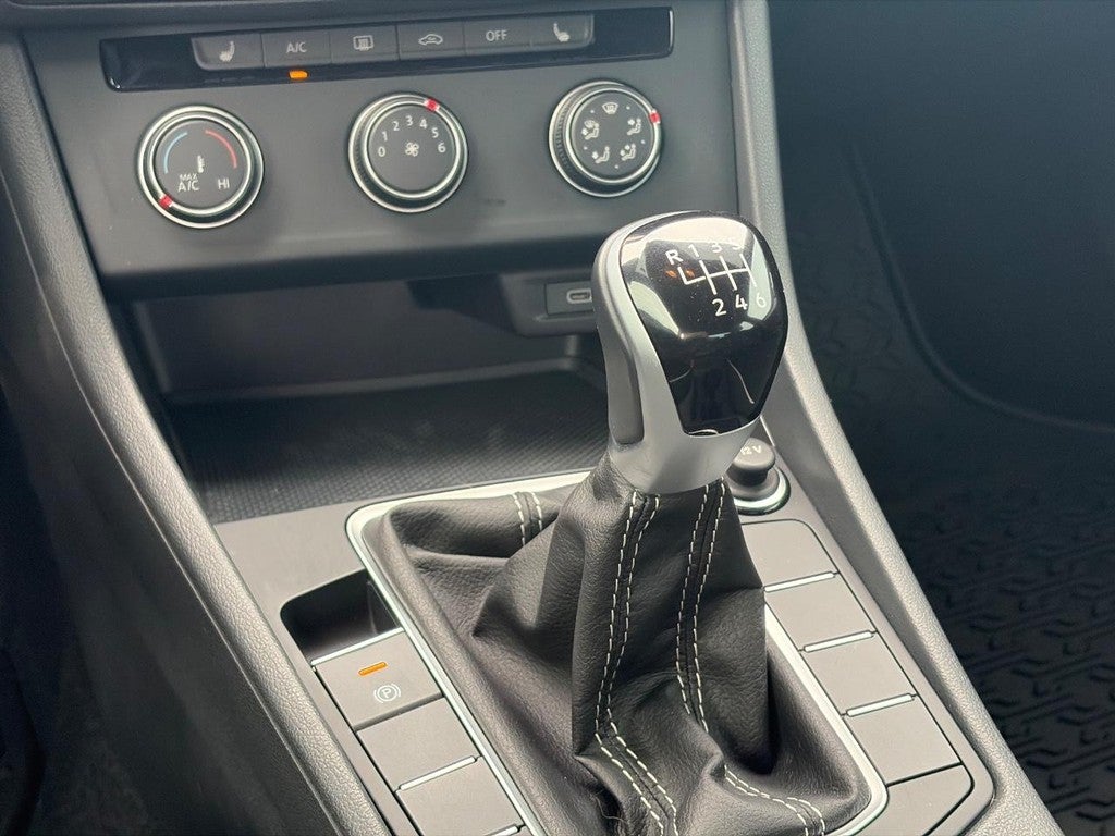 2024 Volkswagen Jetta Sport Manual
