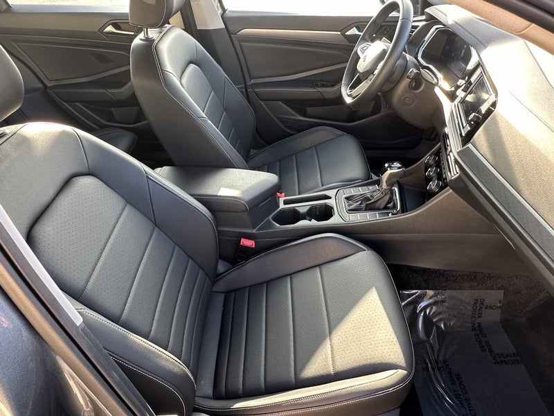 2023 Volkswagen Jetta SE Auto