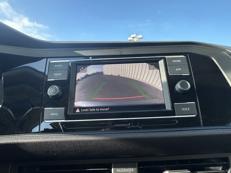 2023 Volkswagen Jetta SE Auto