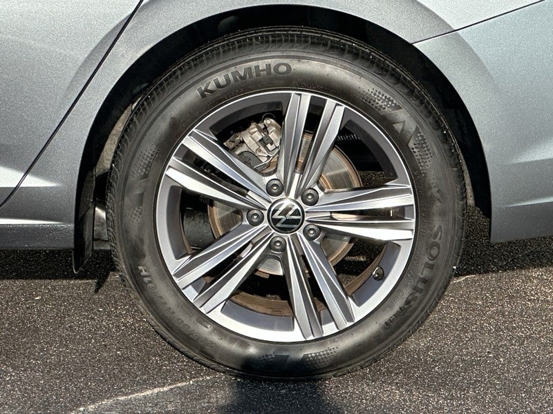 2023 Volkswagen Jetta SE Auto