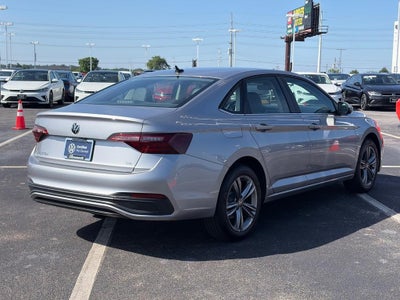2024 Volkswagen Jetta SE Auto
