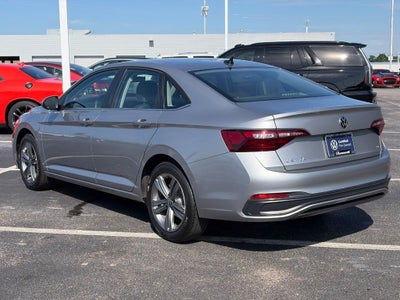 2024 Volkswagen Jetta SE Auto