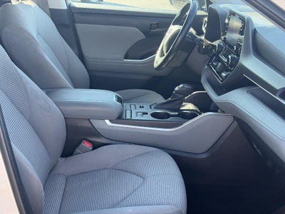 2022 Toyota Highlander LE AWD (Natl)