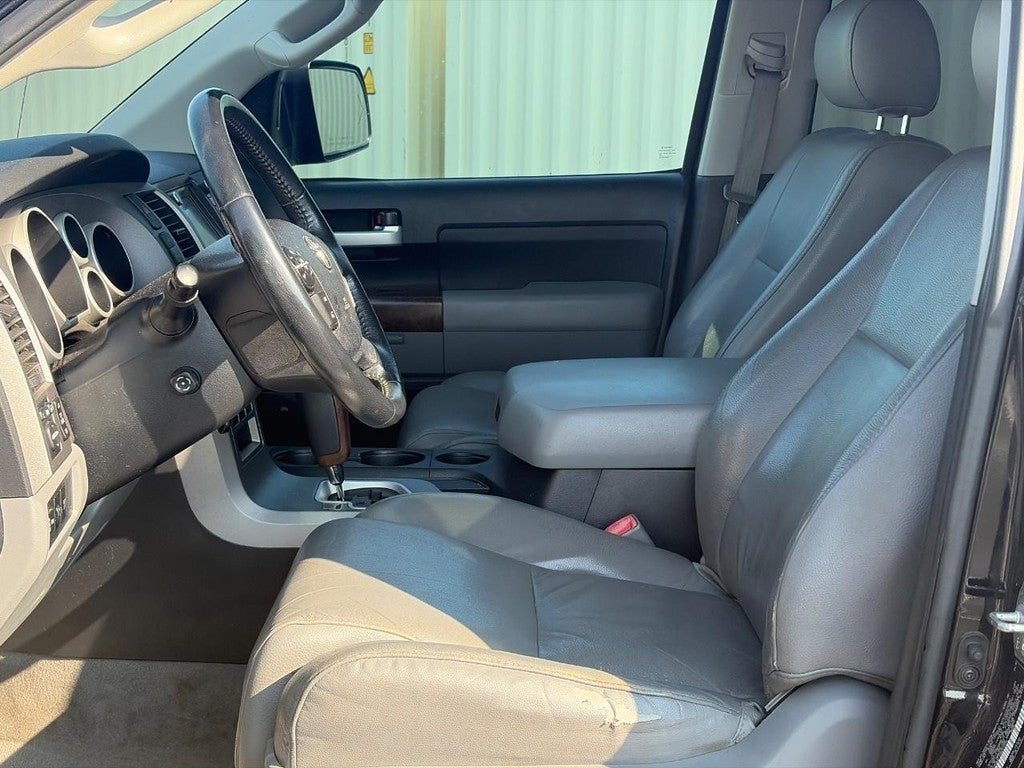 2011 Toyota Tundra 4WD CrewMax 5.7L FFV V8 6-Spd AT LTD