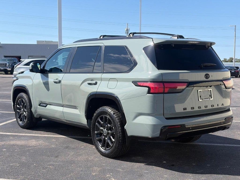 2024 Toyota Sequoia Platinum 4WD (Natl)
