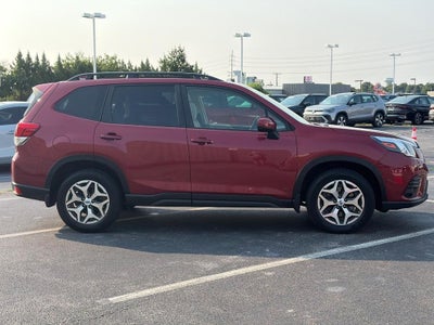 2023 Subaru Forester Premium CVT