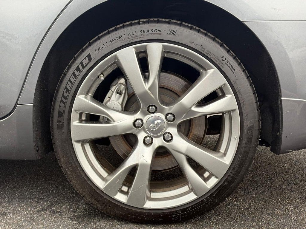 2017 INFINITI Q70L 3.7 AWD