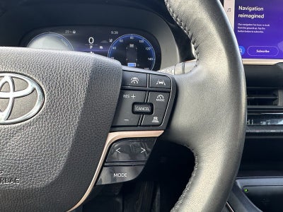 2023 Toyota Crown XLE AWD (Natl)