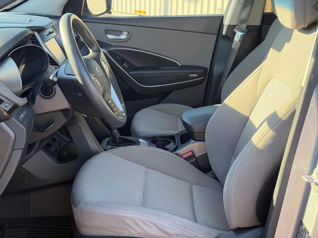 2017 Hyundai Santa Fe SE 3.3L Auto