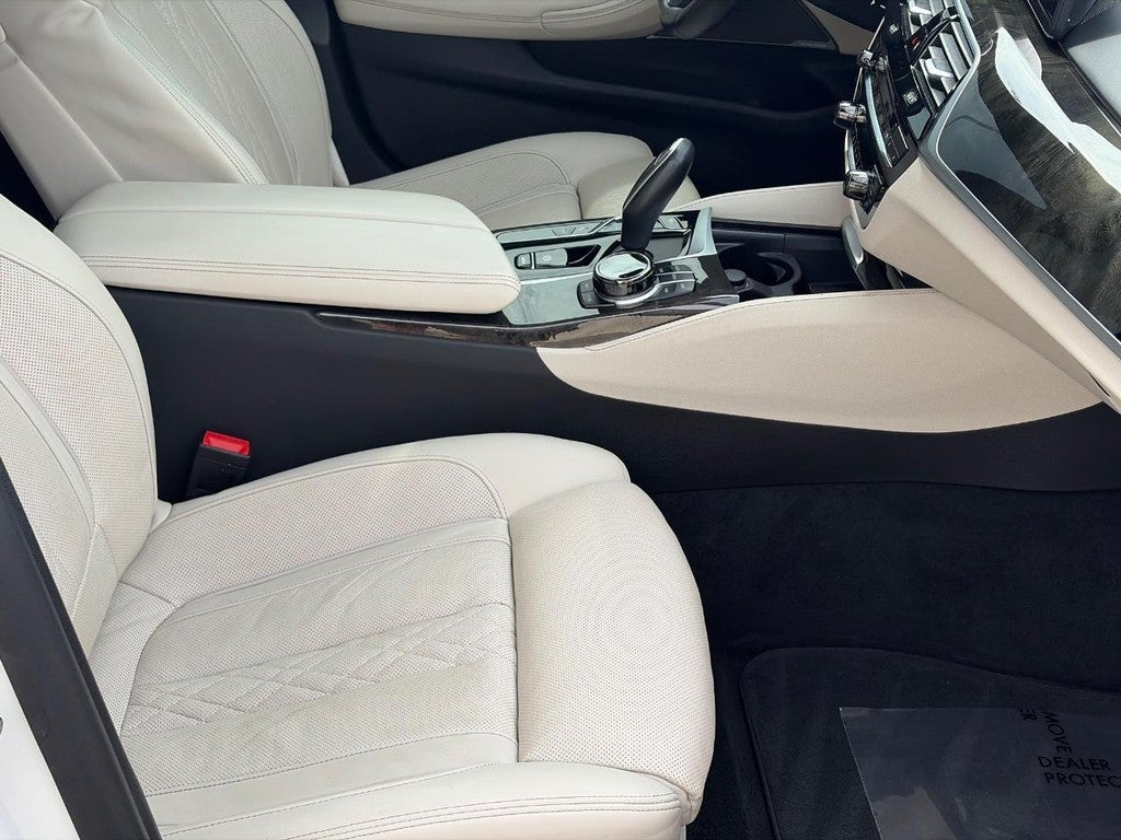 2021 BMW 5 Series M550i xDrive Sedan