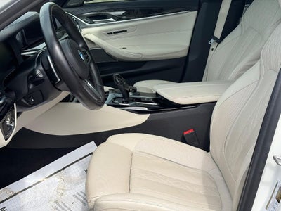 2021 BMW 5 Series M550i xDrive Sedan