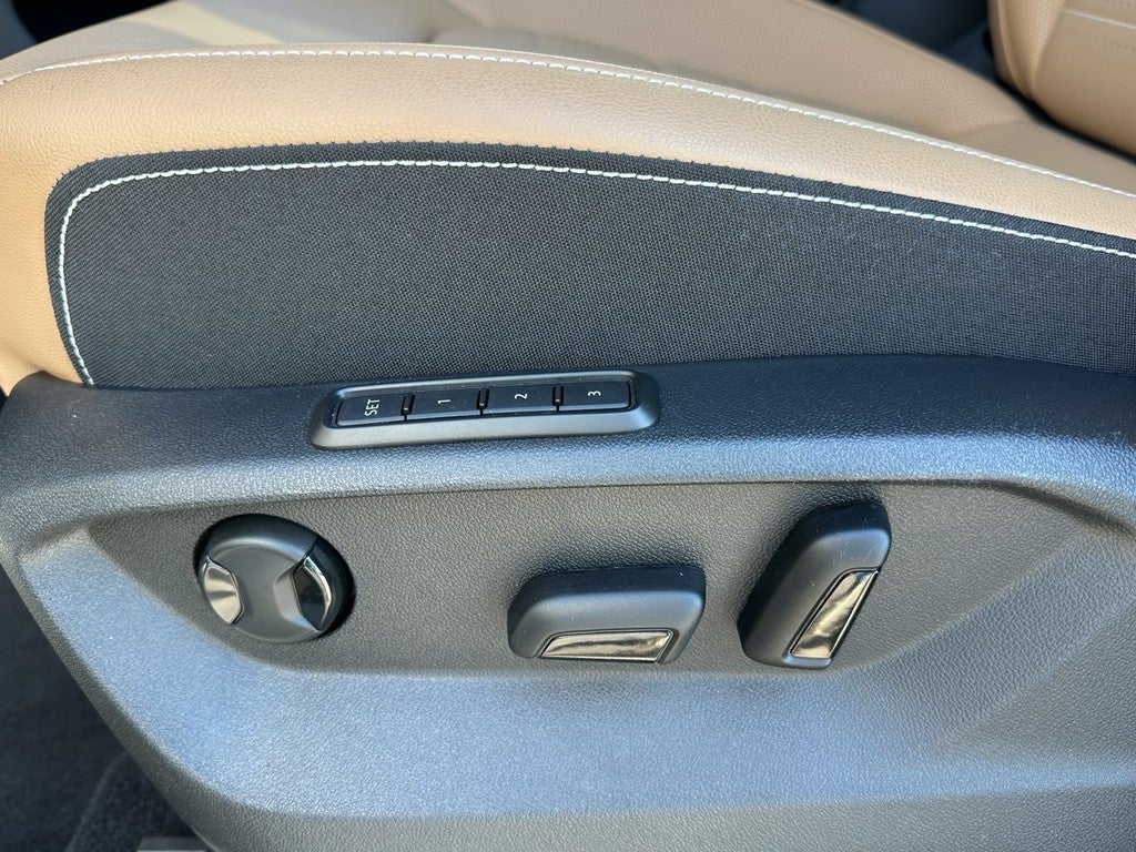 2026 Volkswagen Atlas Cross Sport 2.0T SEL R-Line Black 4MOTION