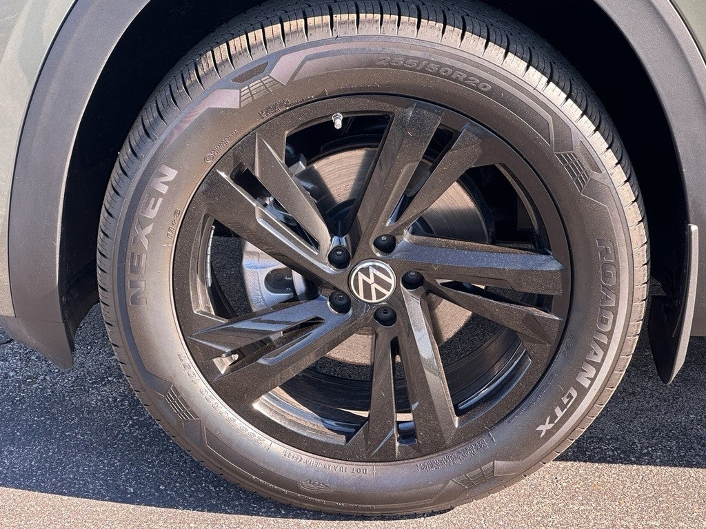 2026 Volkswagen Atlas Cross Sport 2.0T SEL R-Line Black 4MOTION