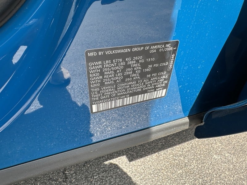 2025 Volkswagen Atlas Cross Sport 2.0T SEL R-Line Black 4MOTION