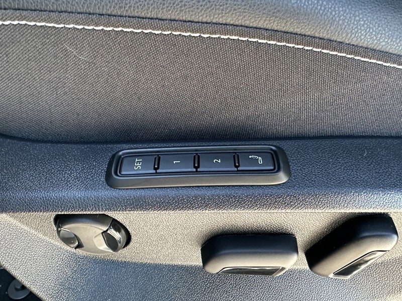 2026 Volkswagen Atlas Cross Sport 2.0T SEL Premium R-Line 4MOTION