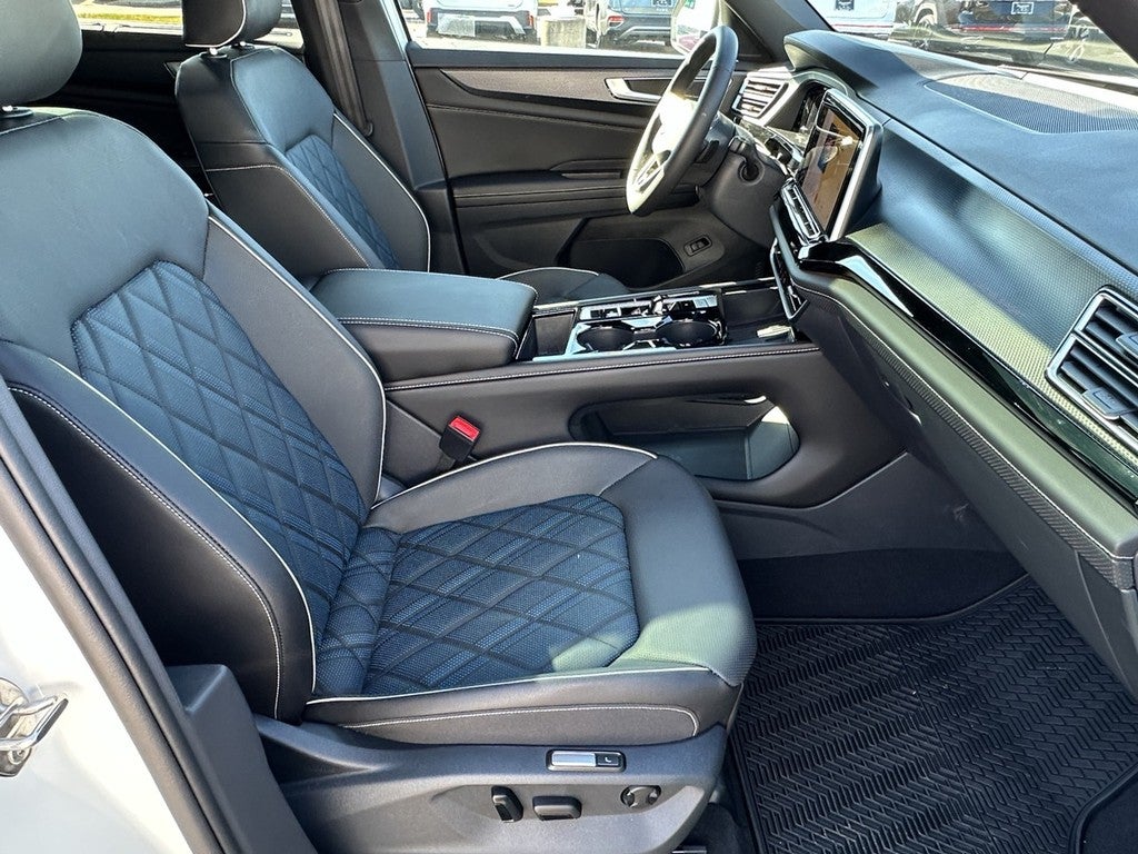 2026 Volkswagen Atlas Cross Sport 2.0T SEL Premium R-Line 4MOTION