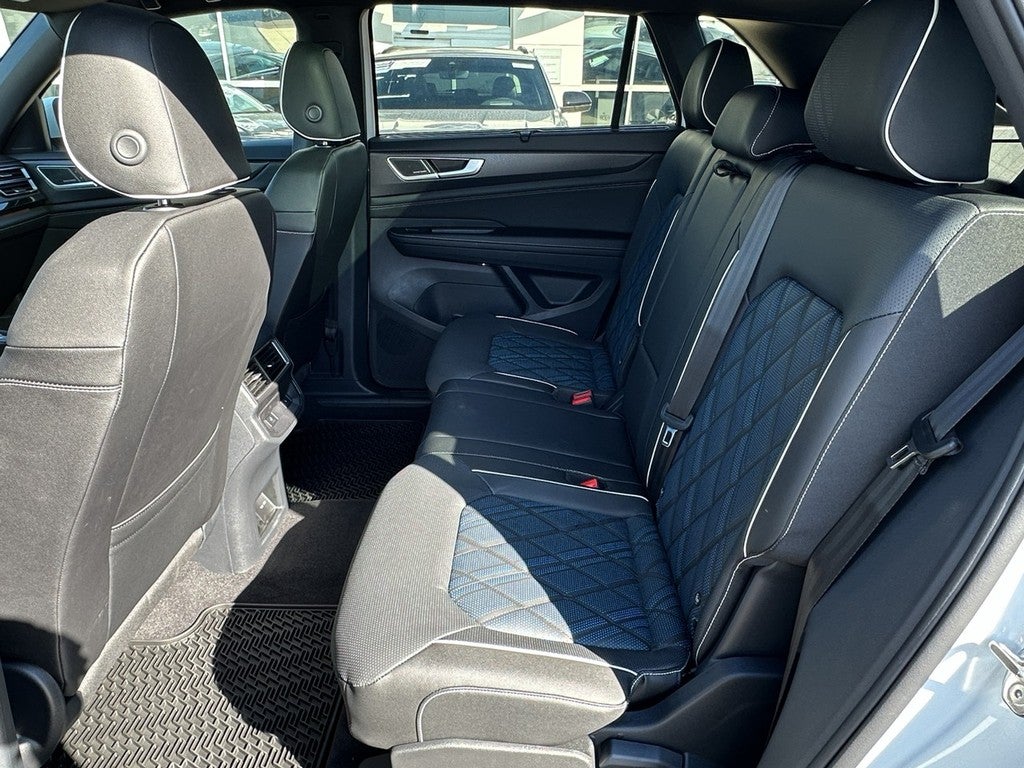 2026 Volkswagen Atlas Cross Sport 2.0T SEL Premium R-Line 4MOTION