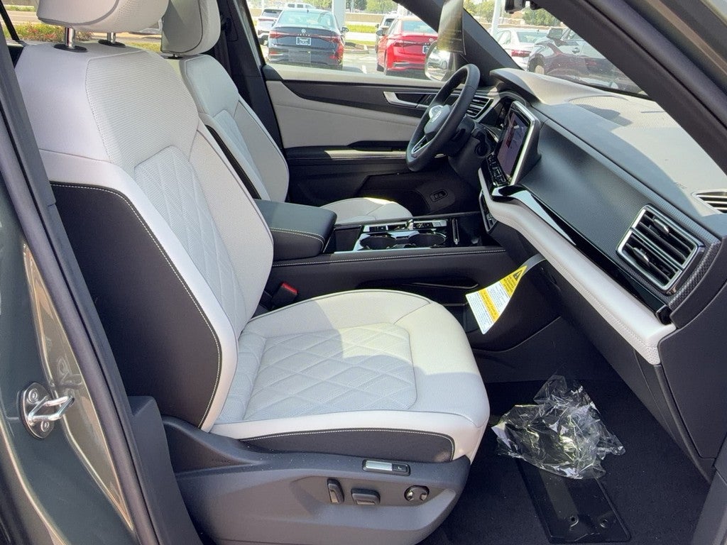 2026 Volkswagen Atlas Cross Sport 2.0T SEL Premium R-Line 4MOTION
