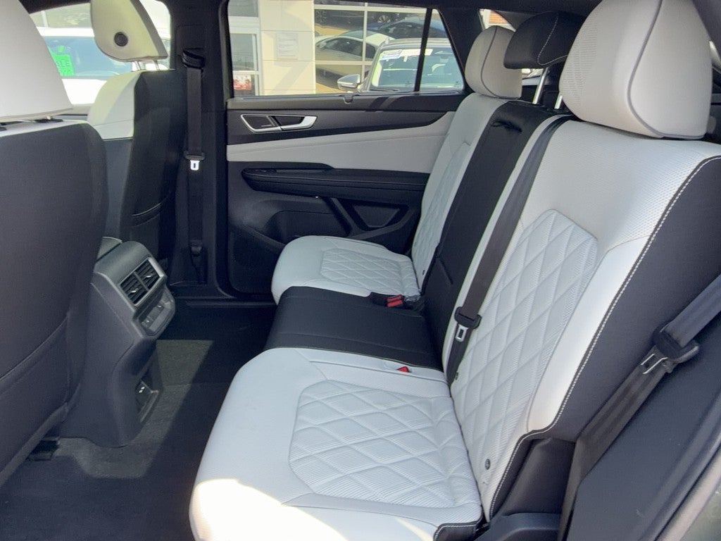 2026 Volkswagen Atlas Cross Sport 2.0T SEL Premium R-Line 4MOTION