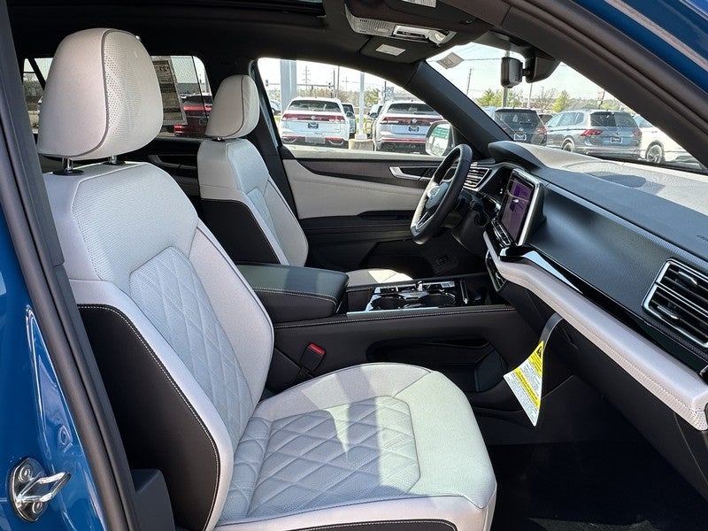 2025 Volkswagen Atlas Cross Sport 2.0T SEL Premium R-Line 4MOTION