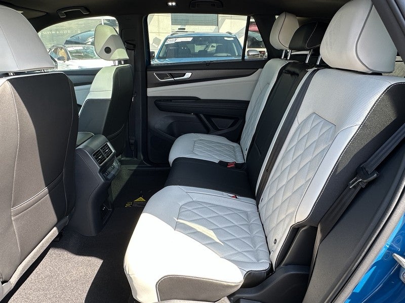 2025 Volkswagen Atlas Cross Sport 2.0T SEL Premium R-Line 4MOTION