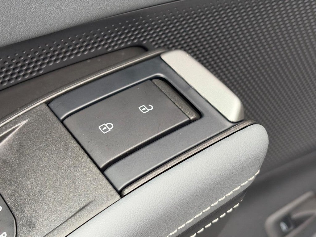 2027 Volkswagen Atlas SE w/Technology 4MOTION