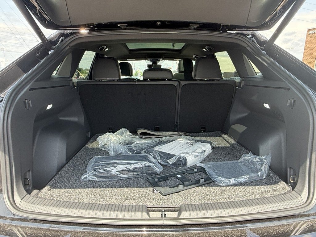 2026 Volkswagen Atlas Cross Sport 2.0T SE w/Technology FWD