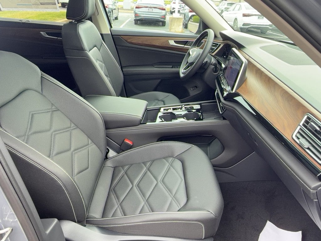 2026 Volkswagen Atlas 2.0T SE w/Technology FWD