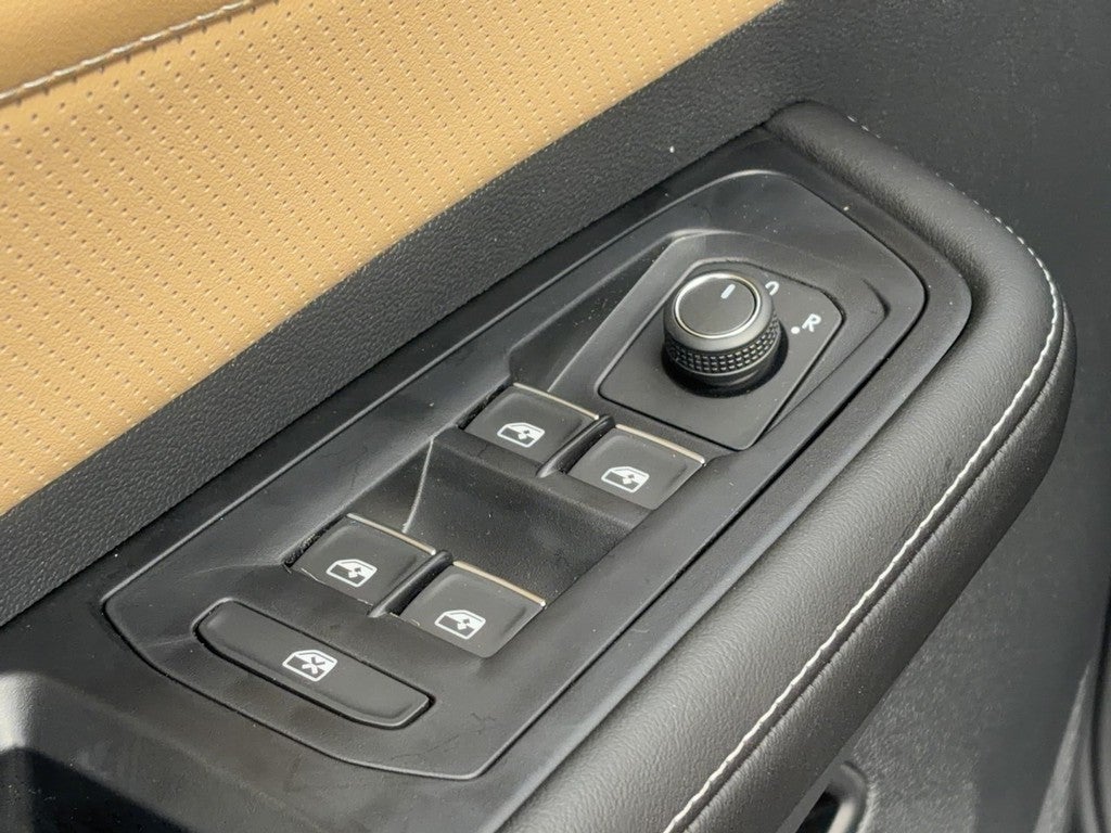 2026 Volkswagen Atlas Cross Sport 2.0T SE w/Technology 4MOTION