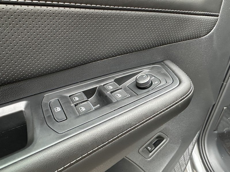 2026 Volkswagen Atlas Cross Sport 2.0T SE w/Technology 4MOTION