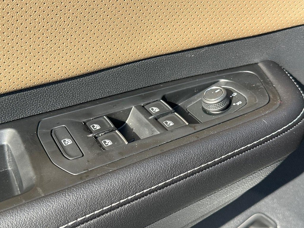 2026 Volkswagen Atlas Cross Sport 2.0T SE w/Technology 4MOTION