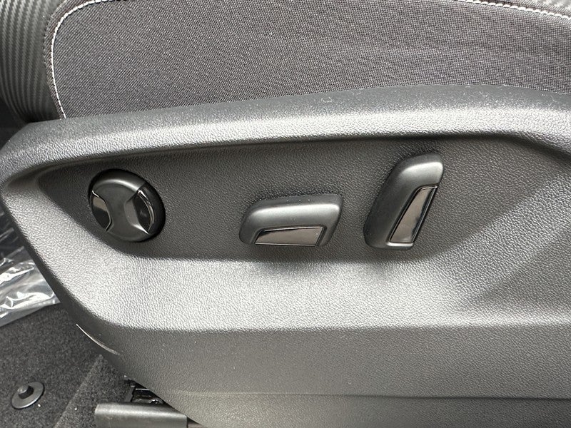 2026 Volkswagen Atlas Cross Sport 2.0T SE w/Technology 4MOTION