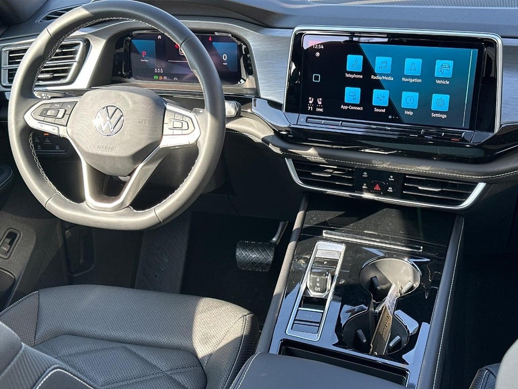 2026 Volkswagen Atlas Cross Sport 2.0T SE w/Technology 4MOTION