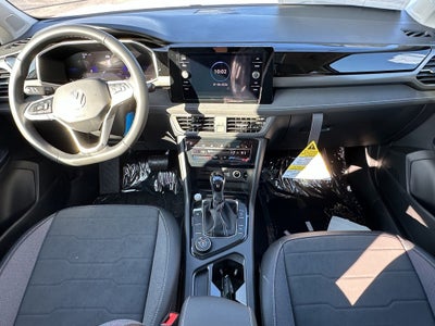 2026 Volkswagen Taos SE Black 4MOTION