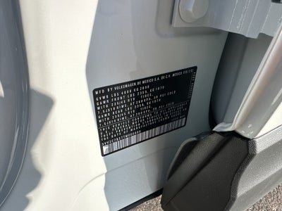 2026 Volkswagen Taos SE Black 4MOTION